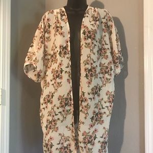 Long flowing floral cardigan/kimono, L